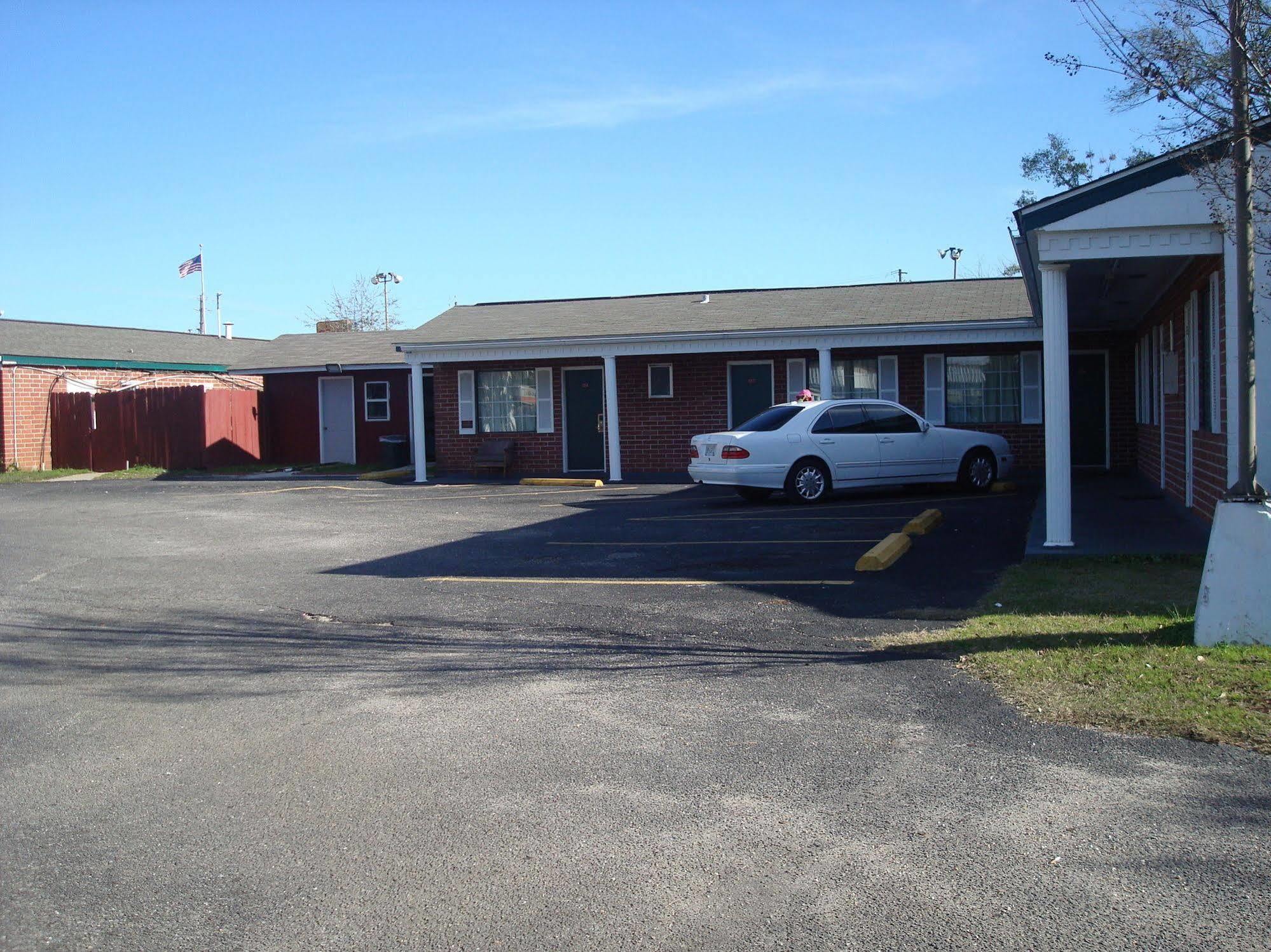 Adams Inn Dothan Exterior photo